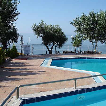 Bungalows Camping Kouyoni 게라크니 외부 사진