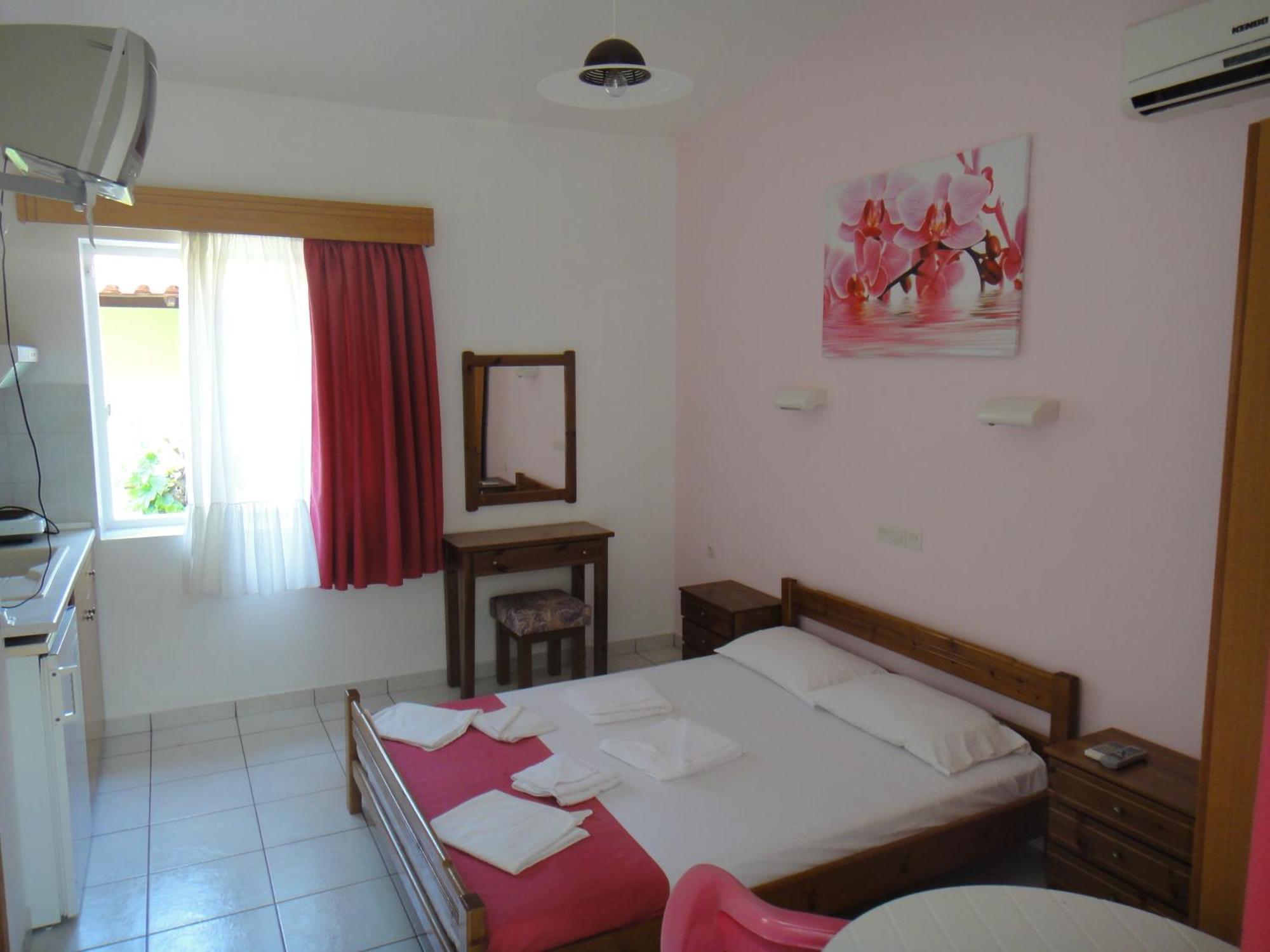 Bungalows Camping Kouyoni 게라크니 외부 사진