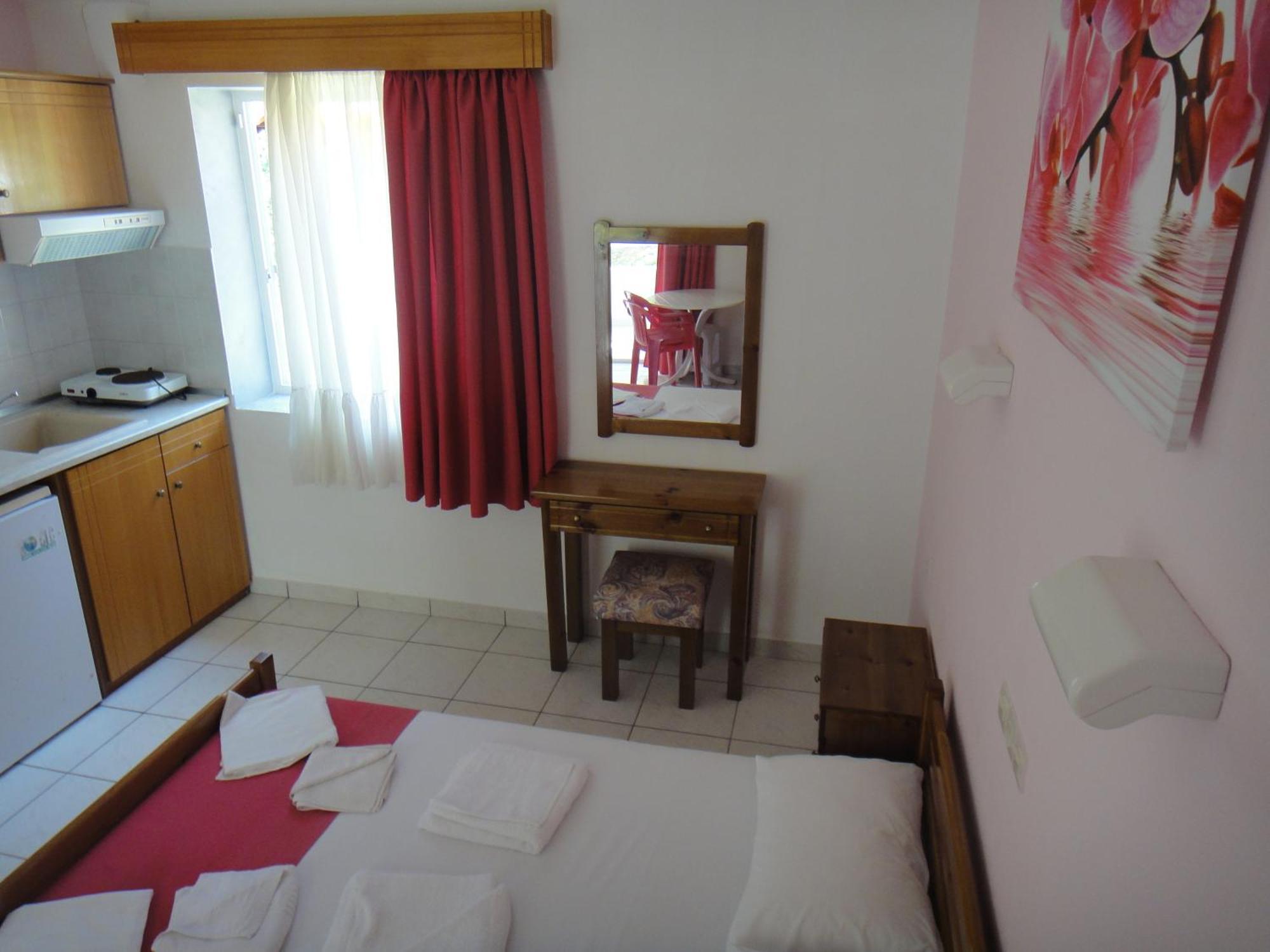 Bungalows Camping Kouyoni 게라크니 외부 사진